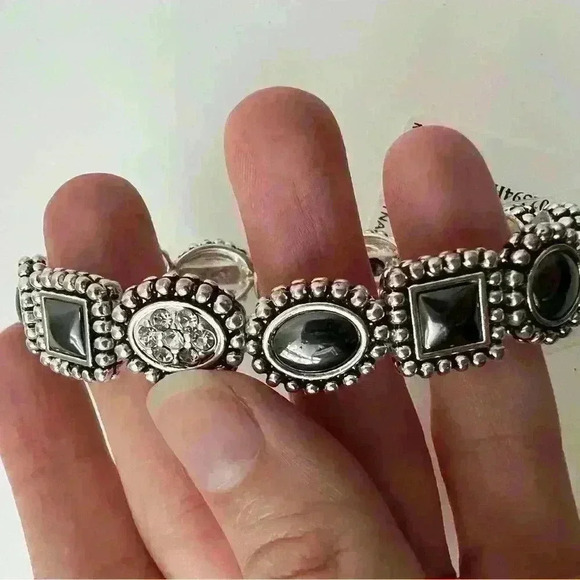 NWT Fashion Leader Black Retro Jewelled Accessory - Jewelry Gift Idea - Picture 3 of 10